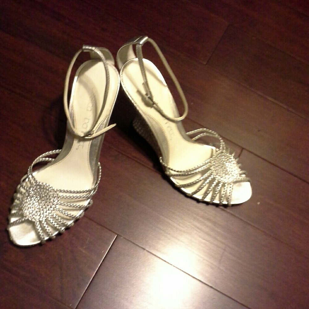Shoes - Picture 2 of 3